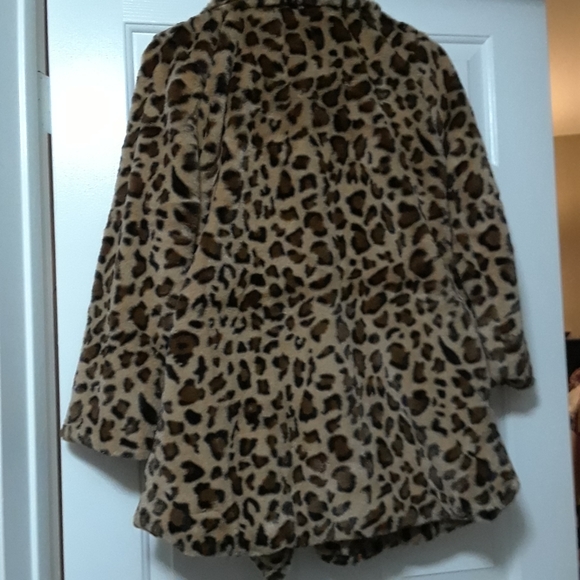 SOLD OUT SALE LEOPARD FAUX FUR TEDDY COAT - Picture 6 of 6